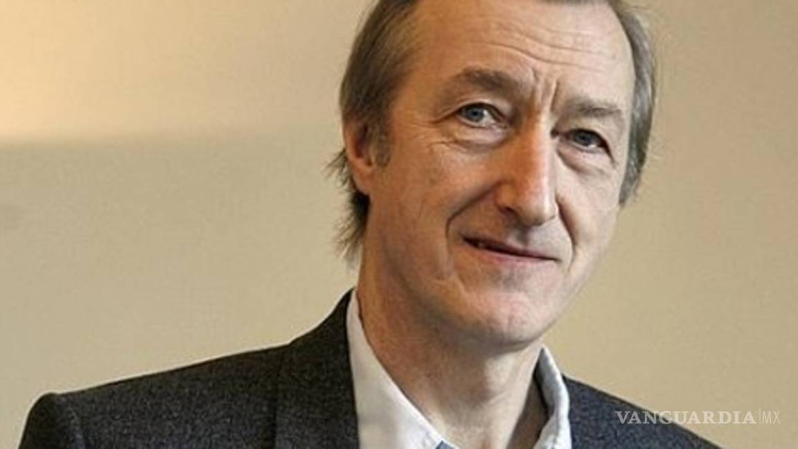Julian Barnes gana premio de literatura Booker