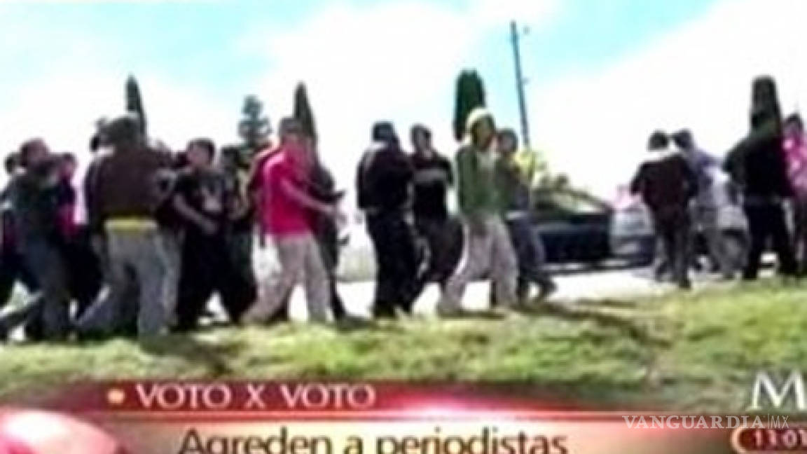 Atacan vehículos de candidato panista en Puebla