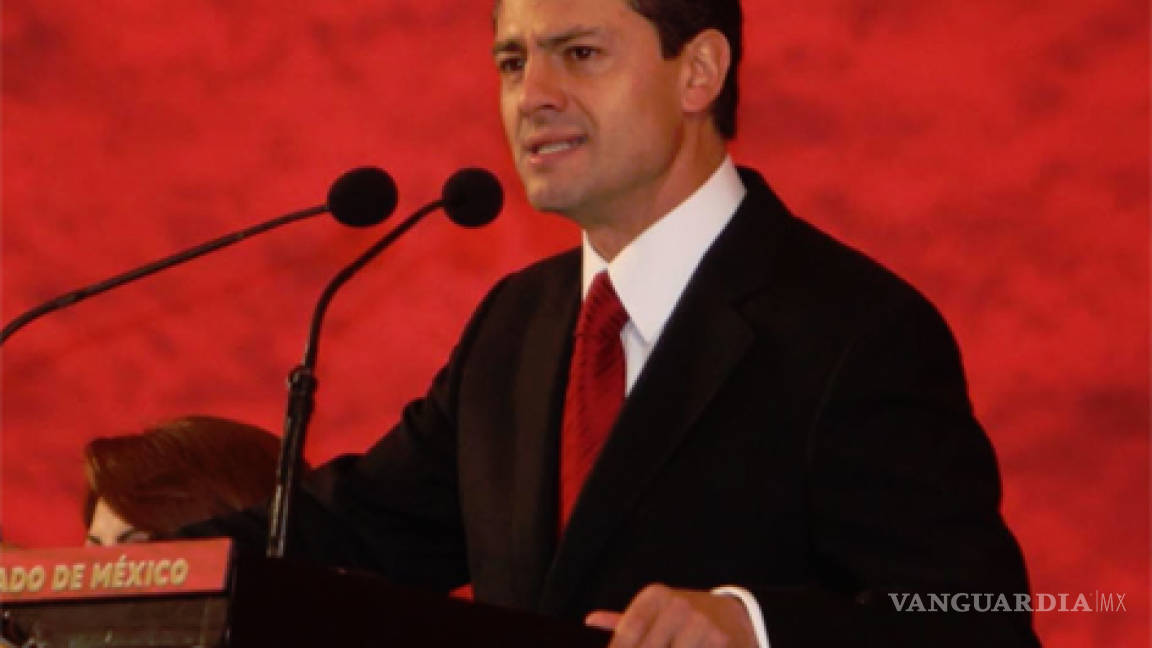 Peña Nieto lanza su precampaña en el PRI para las elecciones de 2012