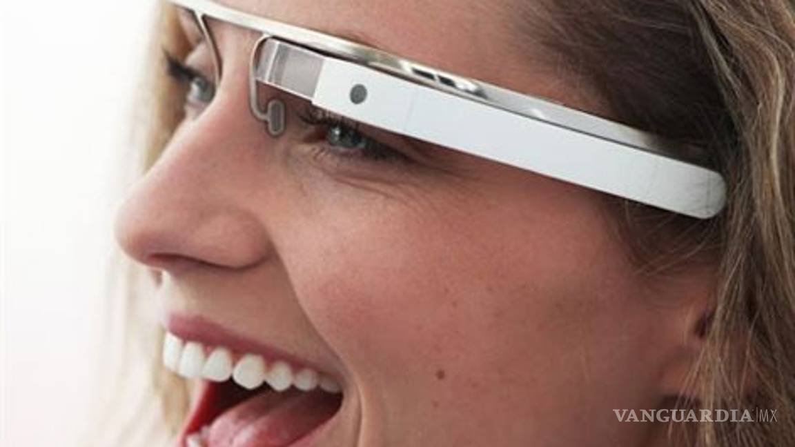 Google deja ver sus gafas de realidad aumentada (Video)