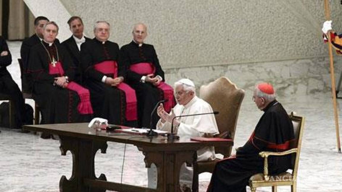 Cardenales tardaron en entender renuncia del Papa en latín