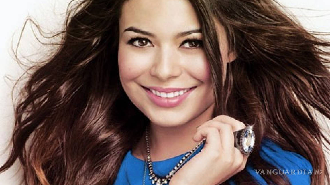 Miranda Cosgrove sufre accidente; se fractura un tobillo