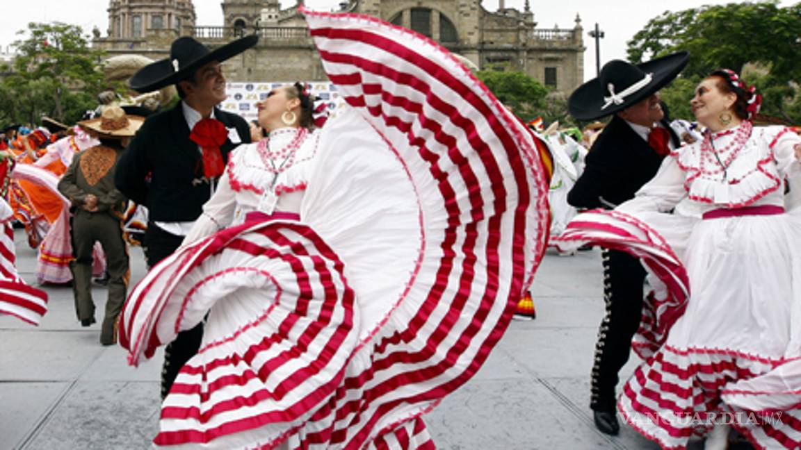 Logran récord Guinness por mayor ballet folclórico en Guadalajara