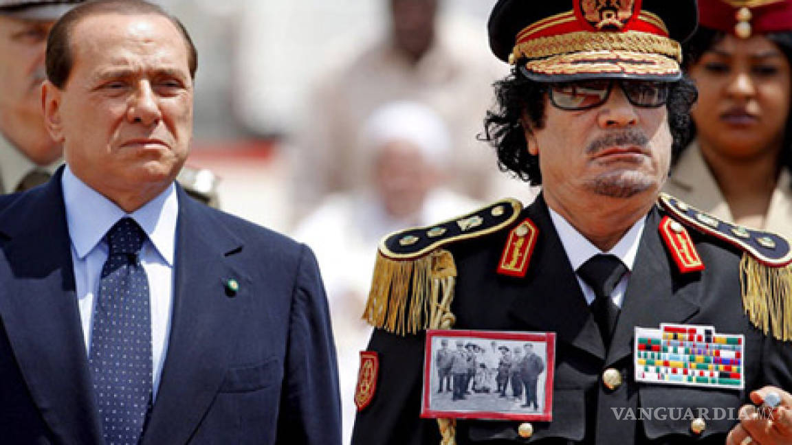 Gadafi le enseñó el &quot;bunga-bunga&quot; a Berlusconi