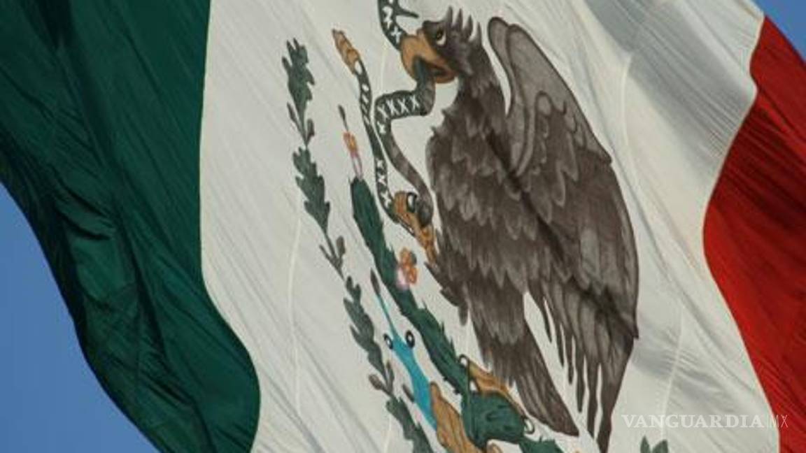 Bandera representa respeto al Estado de derecho: ministro