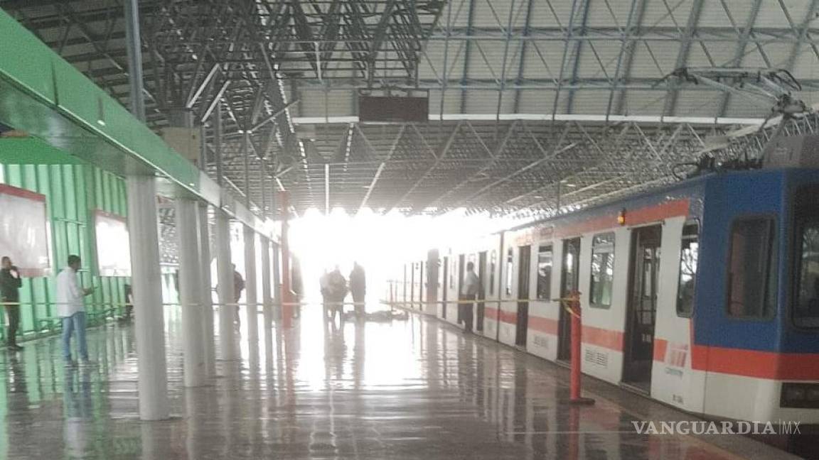 Persona se avienta a las vías del Metro en Nuevo León