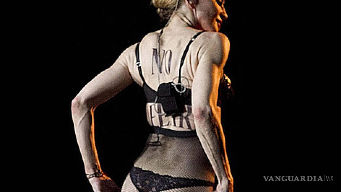 Madonna ahora enseñó la tanga en concierto