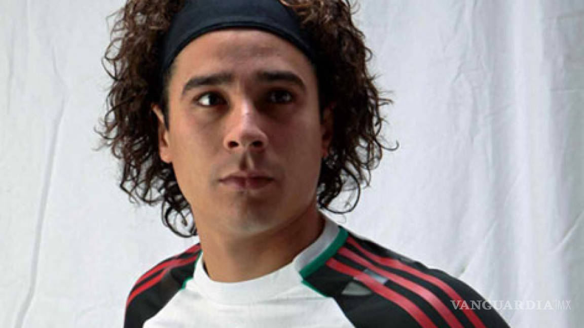 Memo Ochoa tuvo un 2010 fatal