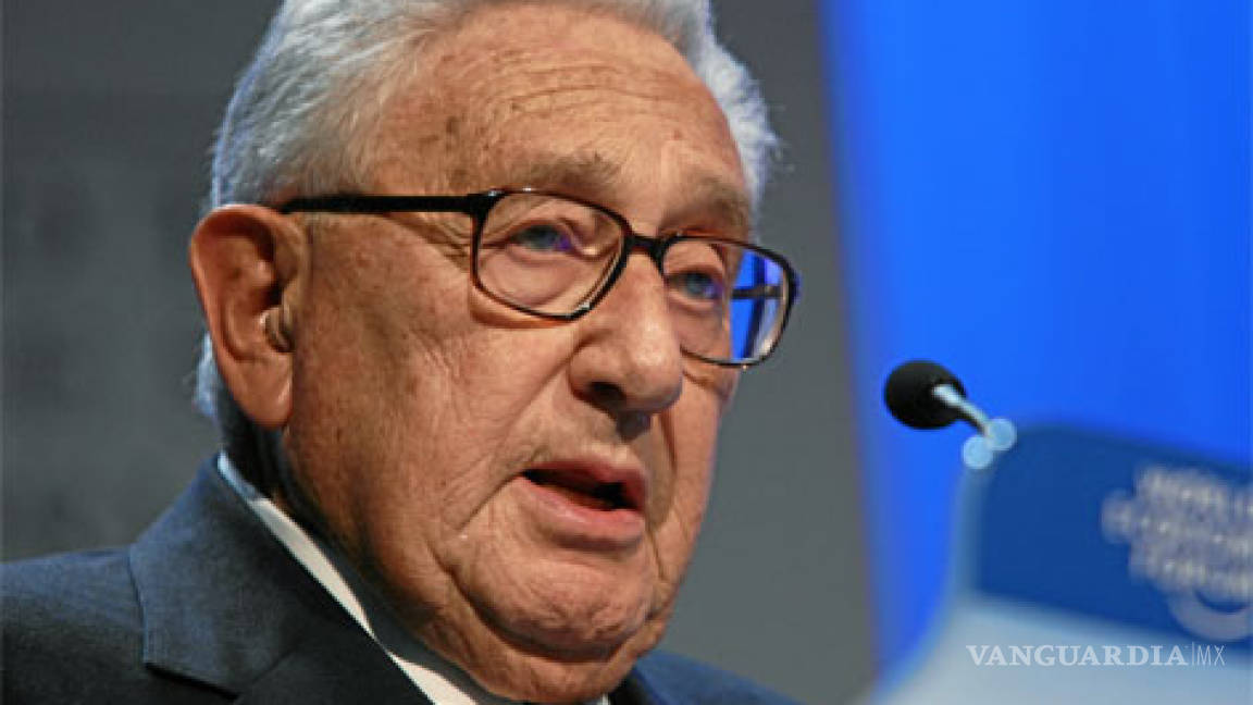 La UE tiene un año para resolver su crisis: Kissinger