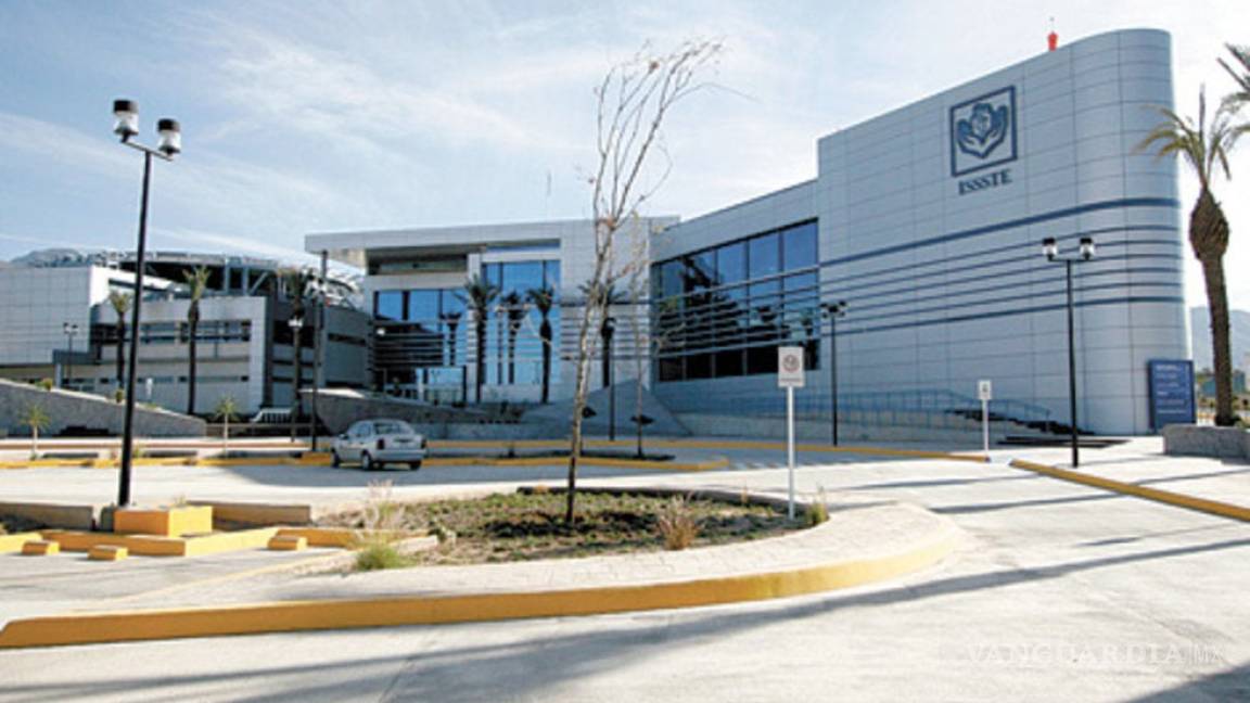 Opera Hospital del ISSSTE en Saltillo con 50% de personal