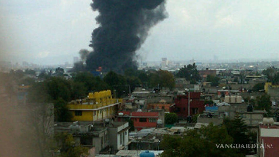 Reportan incendio en fábrica textil en Naucalpan