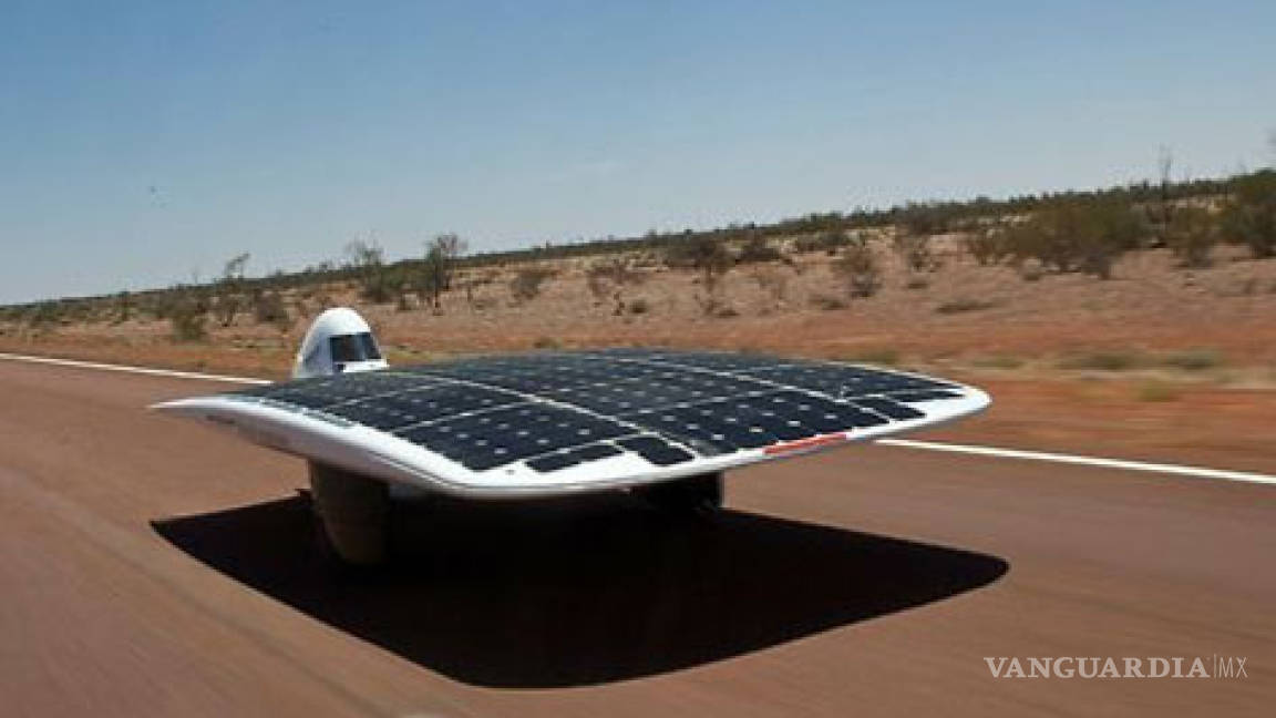 Japón gana carrera de autos solares en Australia