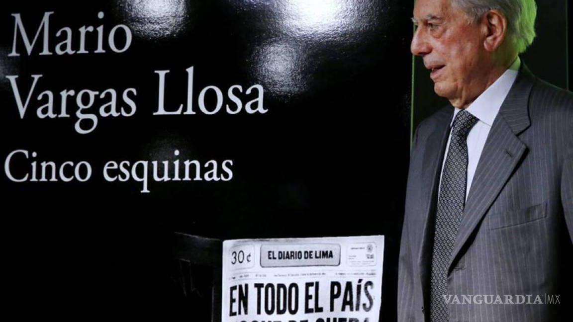 Presenta Vargas Llosa su novela ‘Cinco esquinas’