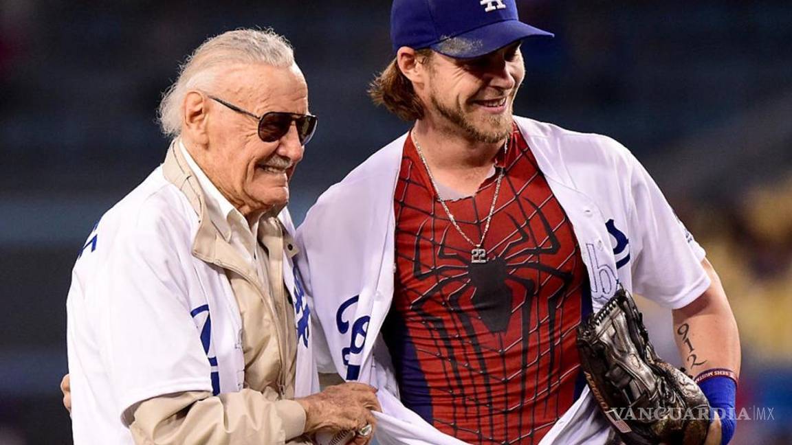 $!Stan Lee, el fanático del beisbol que hizo superhéroe al mexicano Sergio Romo