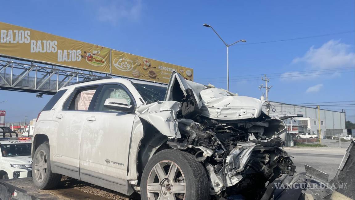 Saltillo: despistado choca contra camión de la basura