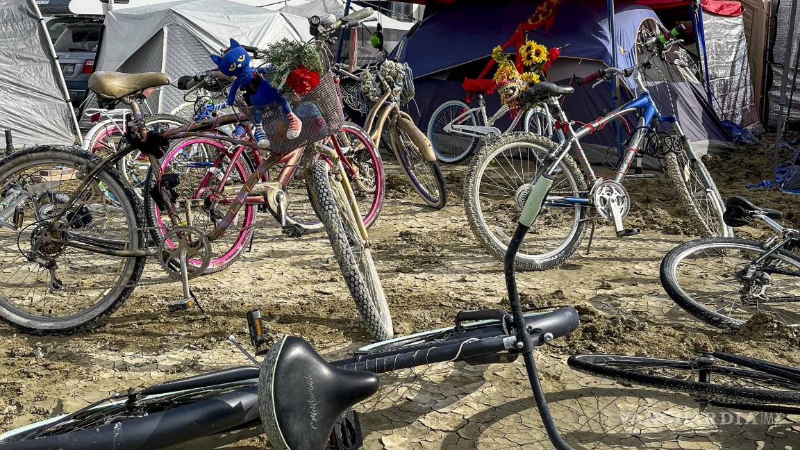 $!La única manera de salir es caminando durante kilómetros hasta la carretera más cercana.