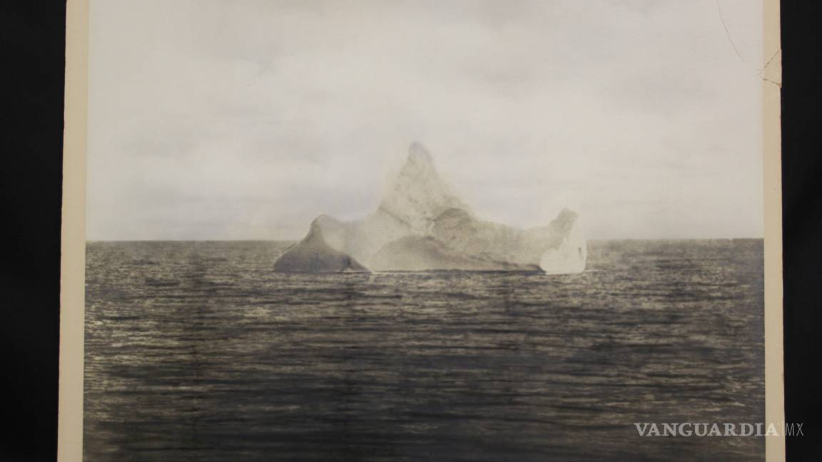 Subastan fotografía de iceberg que hundió al Titanic