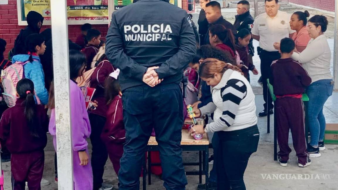 Realiza policía de Torreón el primer ‘Operativo Mochila’ de 2025 en la primaria Victoria García Carreño