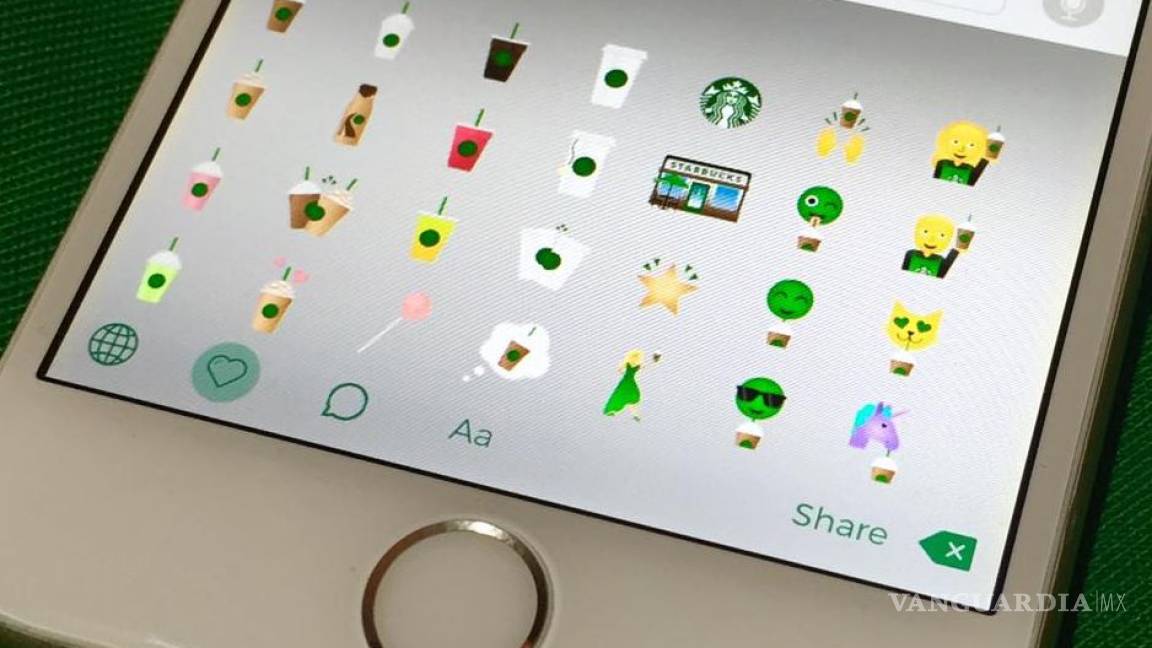 Starbucks lanza su línea de emojis