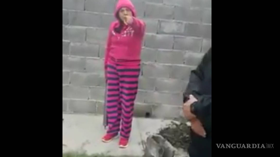 #LadyPijama explota en discusión con sus vecinos, en colonia de Saltillo (video)