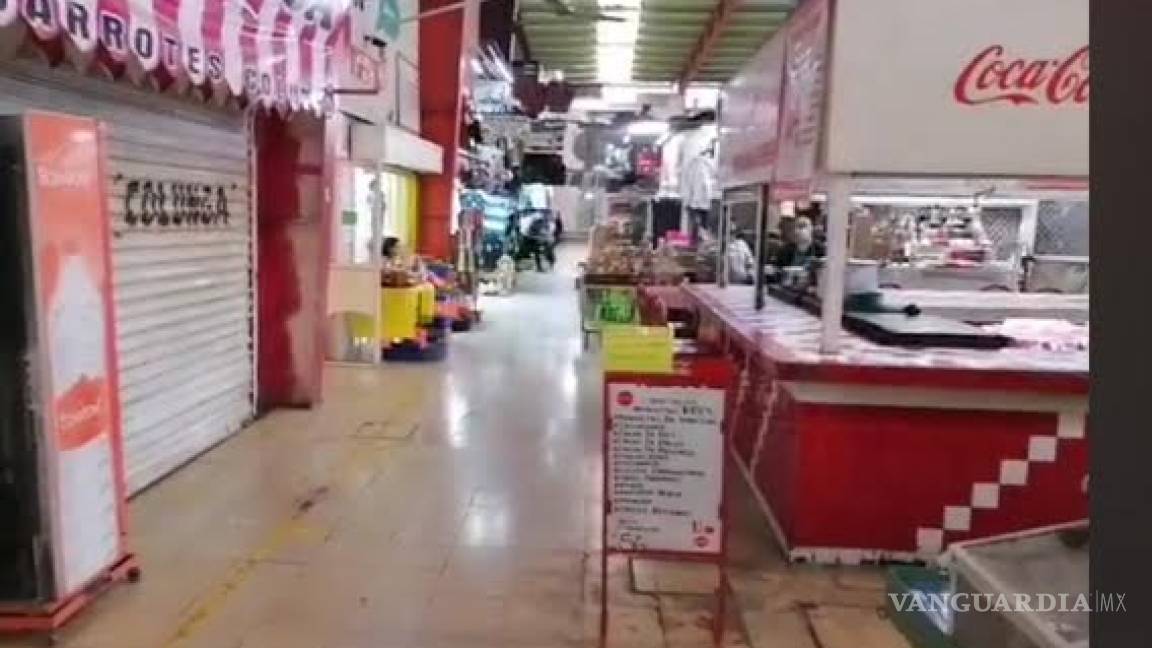 En Torreón no dejan sacar mercancías a locatarios del mercado Juárez