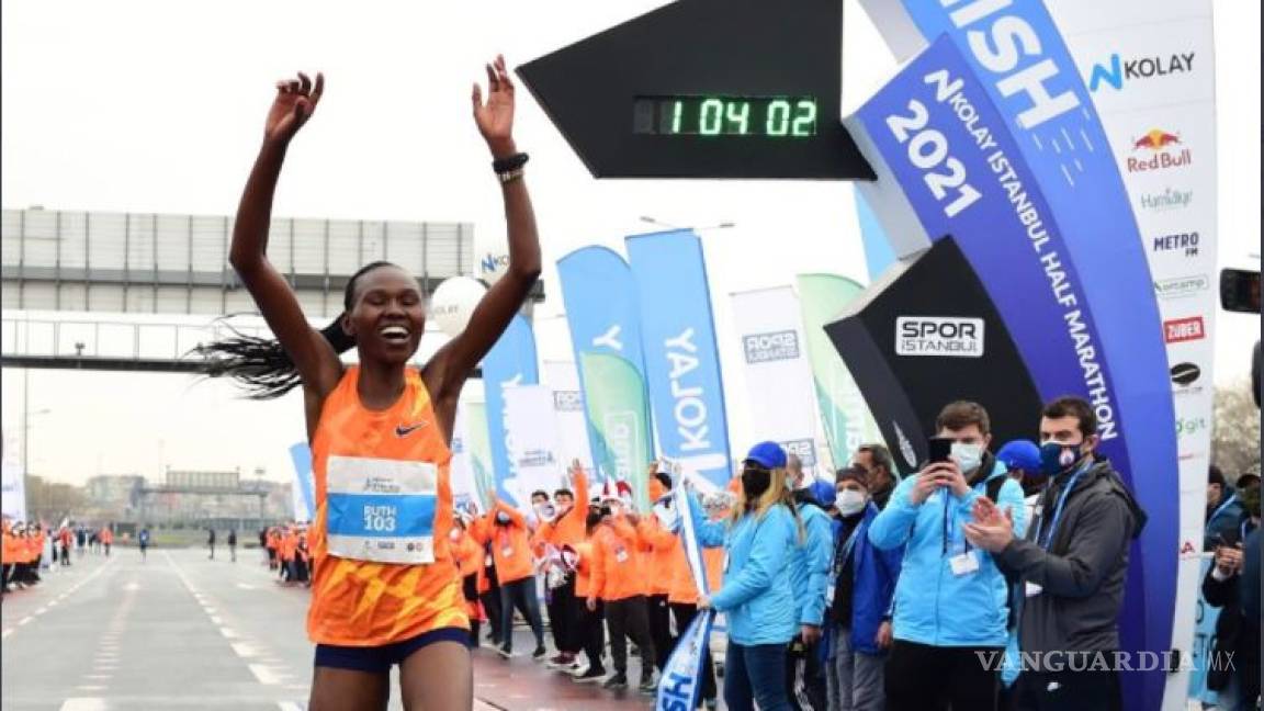 Ruth Chepngetich rompe el récord mundial de medio maratón