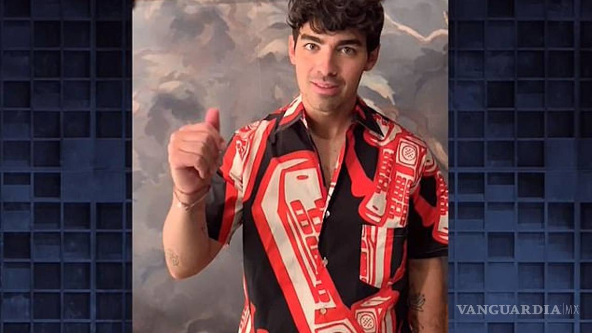 $!Sophie Turner revela quién dejó el vaso de Starbucks en episodio de GOT