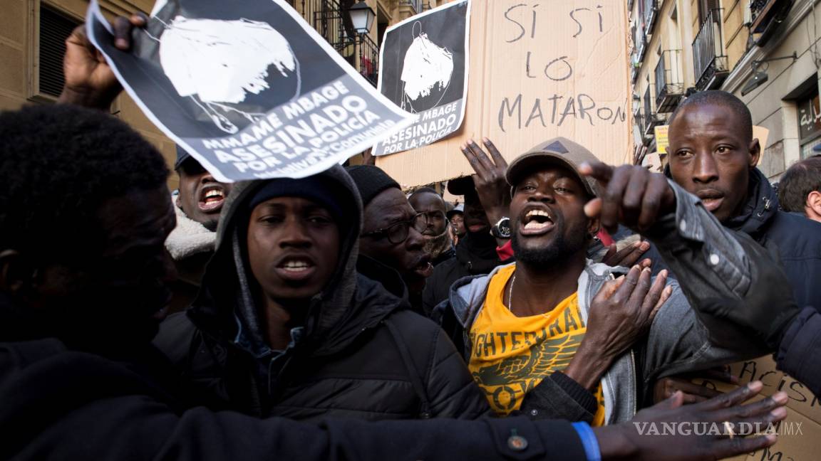 Tras muerte de senegalés, barrio de Madrid registra protestas masivas