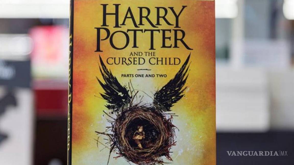 Cientos de fans compran el libro &quot;Harry Potter and the Cursed Child&quot;