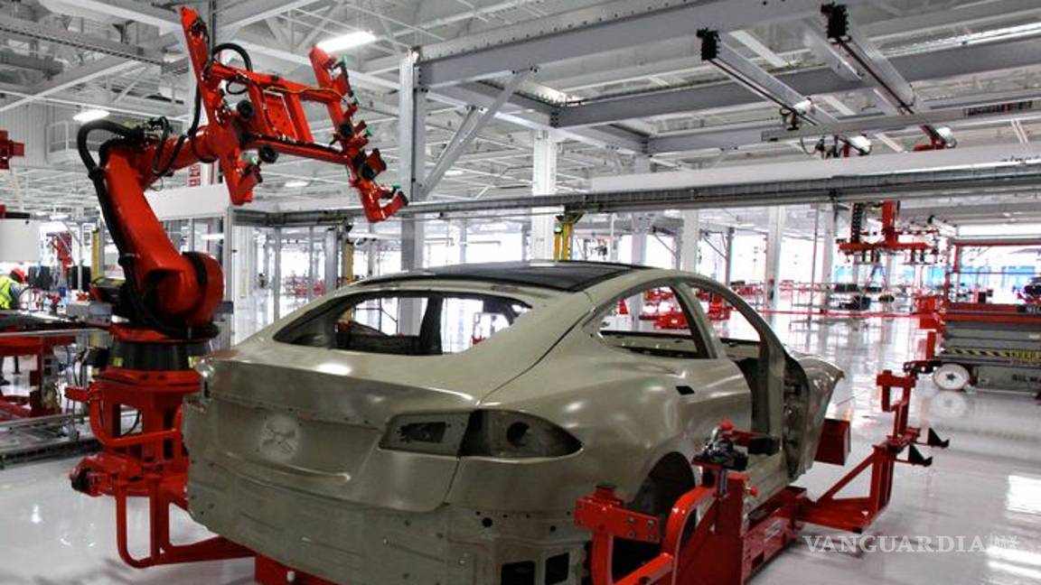 $!Tesla se desploma en bolsa, cae casi un 13% tras anunciar miles de despidos