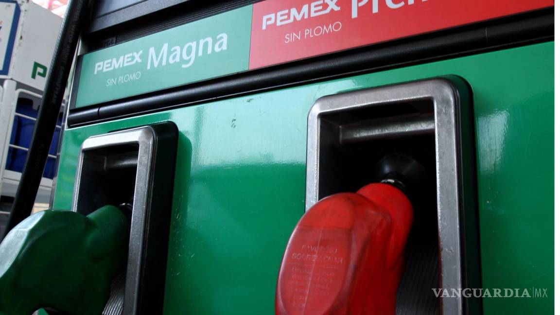 Gobierno de Sheinbaum aumenta precios de gasolina y refresco en inicio de 2025