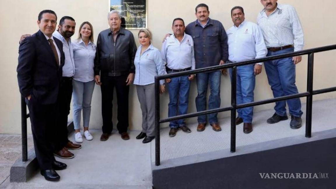 $!El alcalde José María Fraustro Siller destaca el trabajo en equipo durante la reinauguración del Salón Burócratas