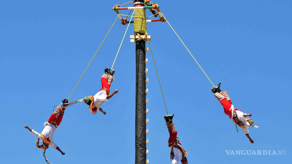 Voladores de Papantla llevan su arte a Inglaterra