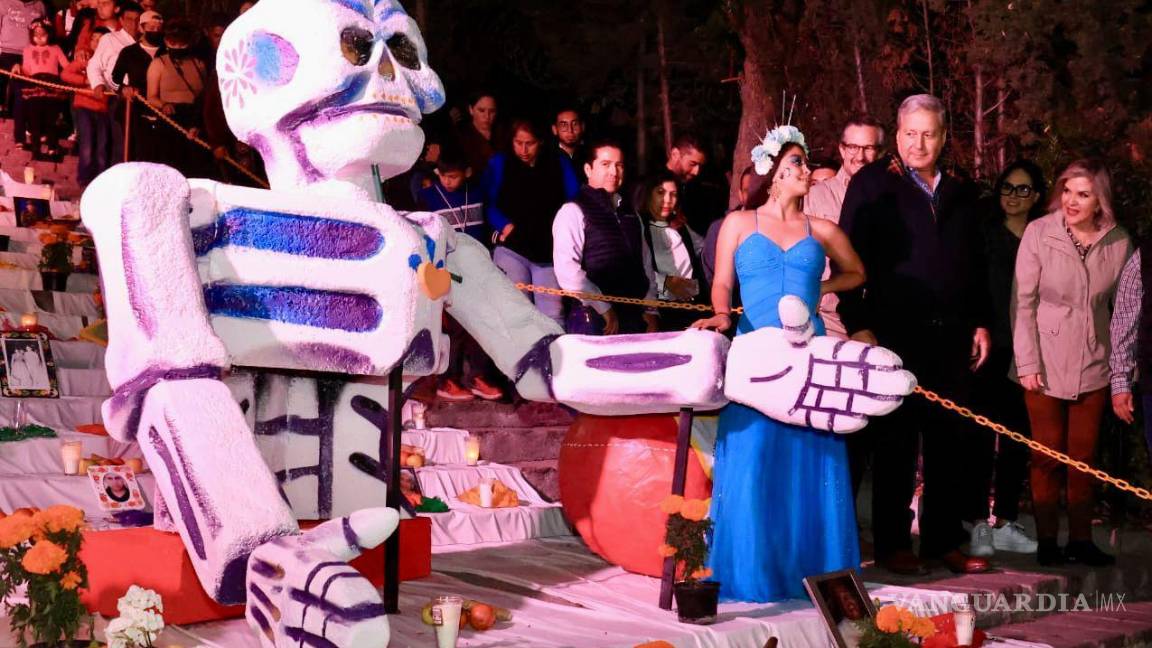 $!El alatr monumental en las escalinatas del barrio de Santa Anita forma parte de los eventos del Festival de las Ánimas.