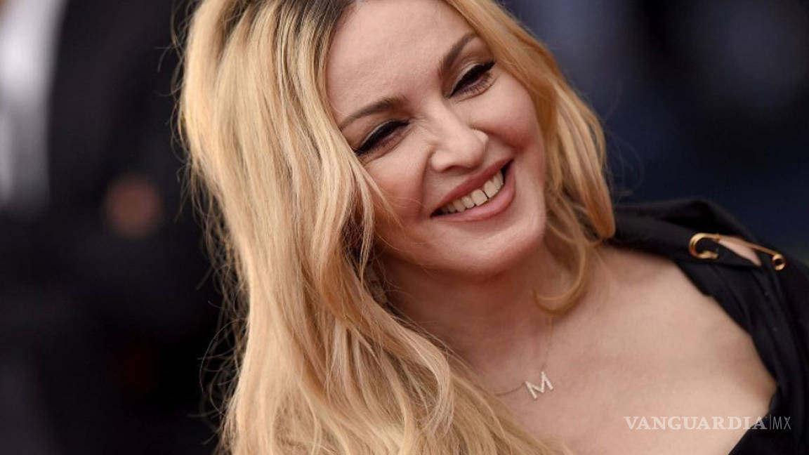 Madonna desnudó a una menor en un show, la acusan de ataque sexual