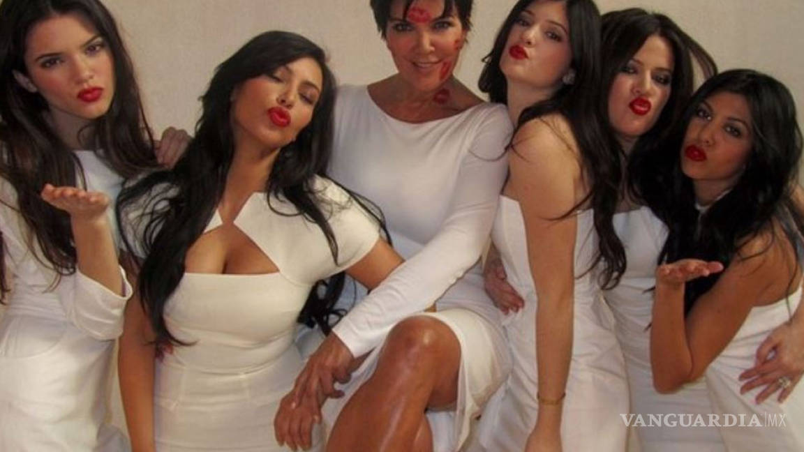 ¿Qué nivel de estudios tienen las hermanas Kardashian?