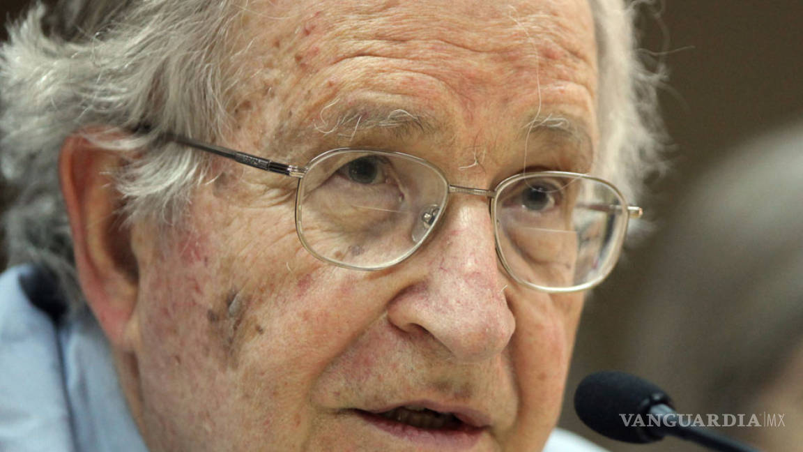 Trump es el resultado de una sociedad quebrada: Chomsky