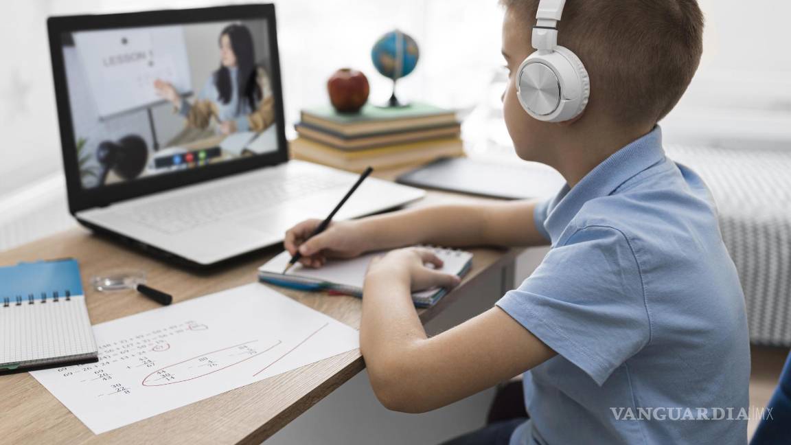 $!La mezcla de clases en línea con clases presenciales genera mejores resultados .