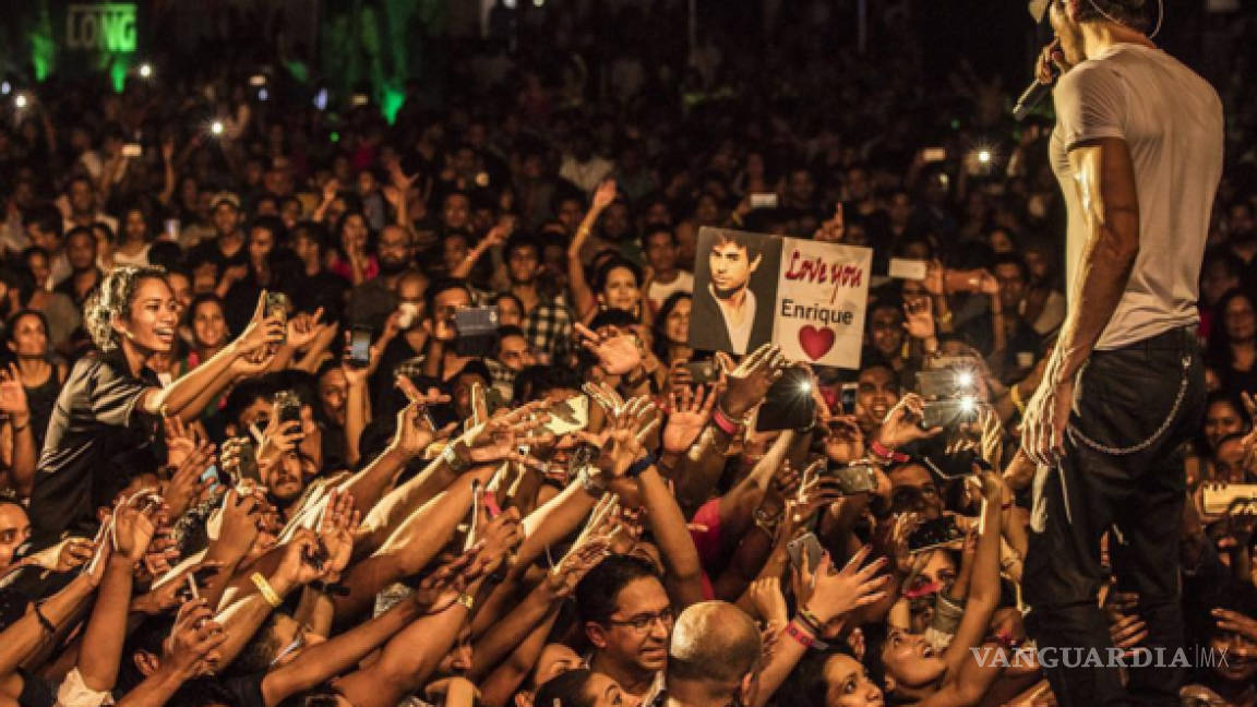 Enrique Iglesias: polémica en Sri Lanka por los sujetadores de las fans