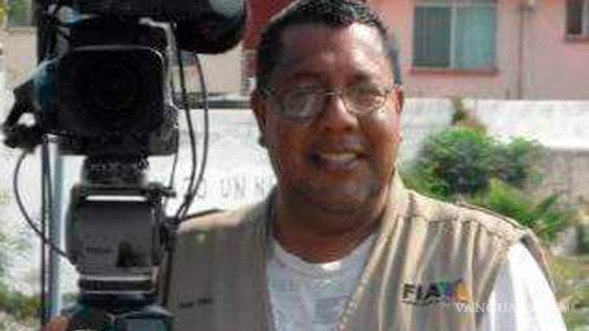 Indignación de periodistas frente a detención de camarógrafo por Fuerza Civil