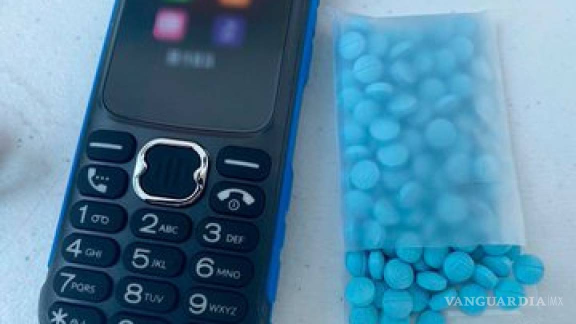 Hallan 200 pastillas de fentanilo ocultas en un celular, en Tijuana