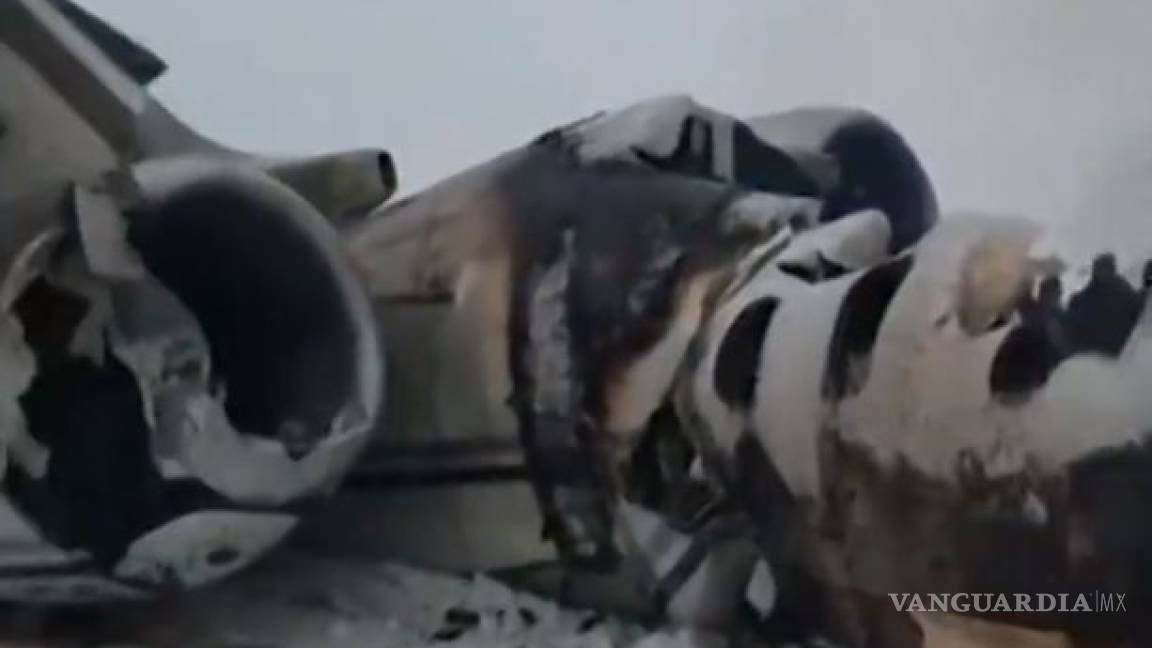 Talibanes afirman que derribaron avión militar de EU con oficiales de alto rango en Afganistán (video)