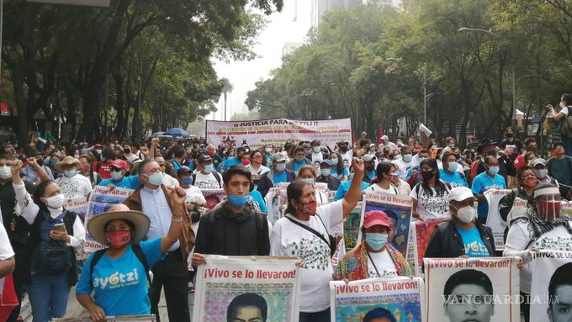 $!Familiares de los 43 piden a AMLO esclarecer ‘verdad histórica’ de Ayotzinapa
