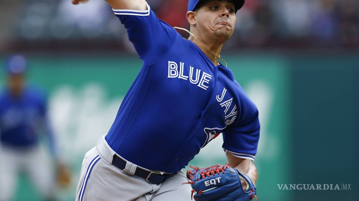 El mexicano Roberto Osuna llega a los campeones Astros de Houston