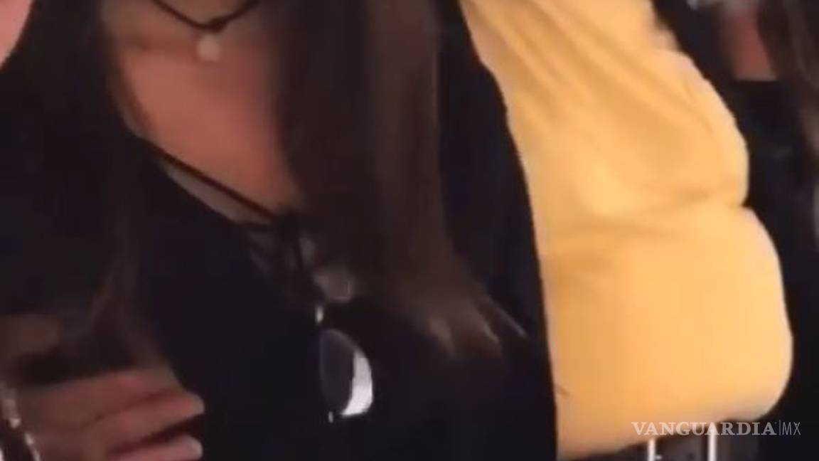 $!Captan a Vicente Fernández toqueteando a una joven