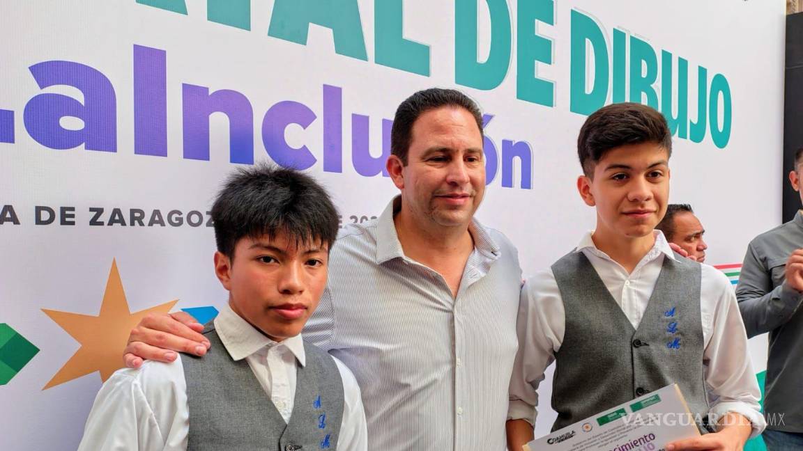 $!Las y los ganadores recibieron premios en efectivo y una bicicleta eléctrica donada por el Banco de Alimentos de Acuña, en un acto que celebró el talento y la empatía.