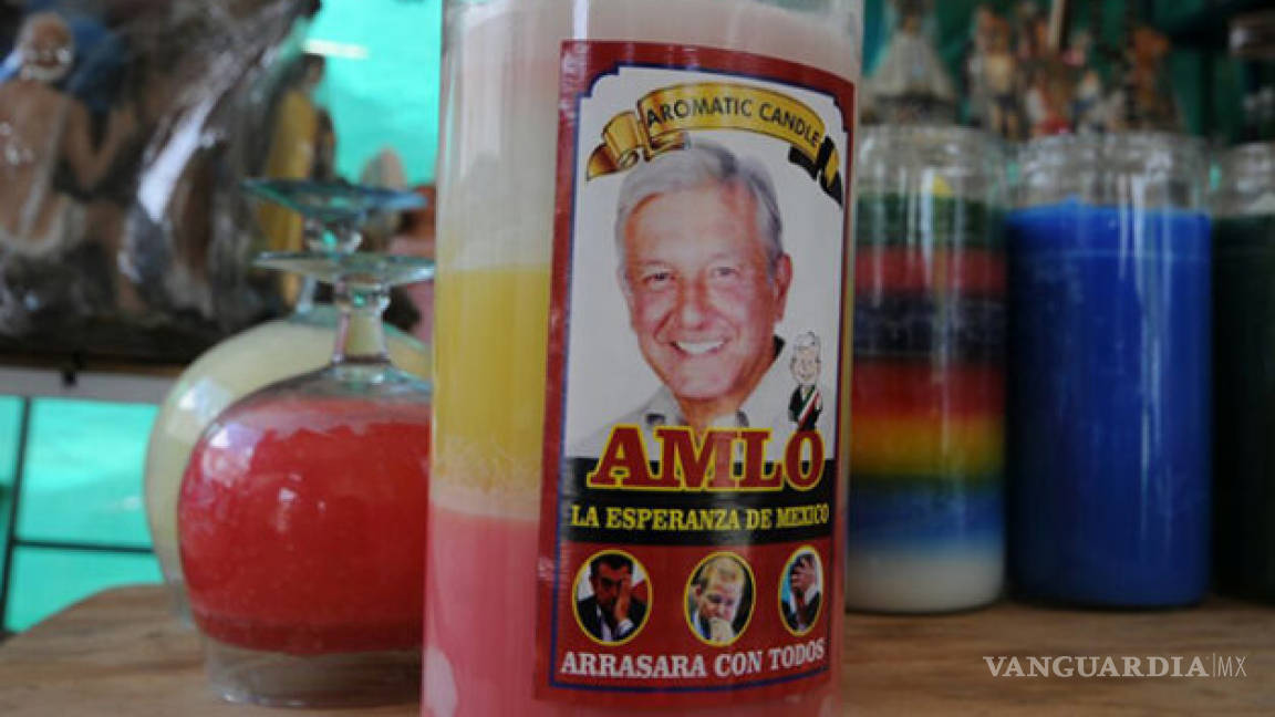 En Tabasco, venden veladoras con la imagen de AMLO