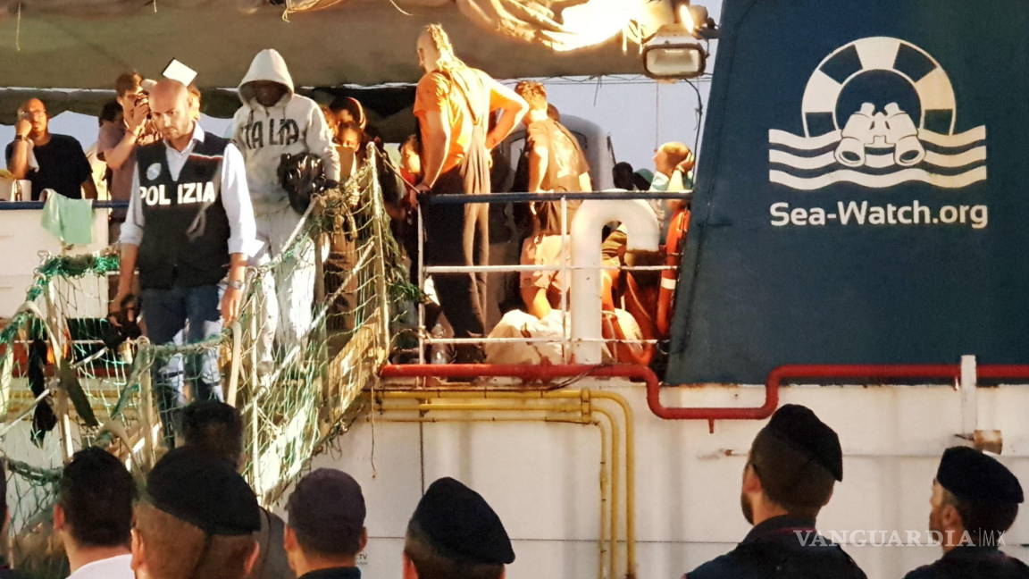 Con 40 inmigrantes y tras permanecer 17 días en el mar, Sea Watch 3 desembarca en Lampedusa y su capitana es detenida