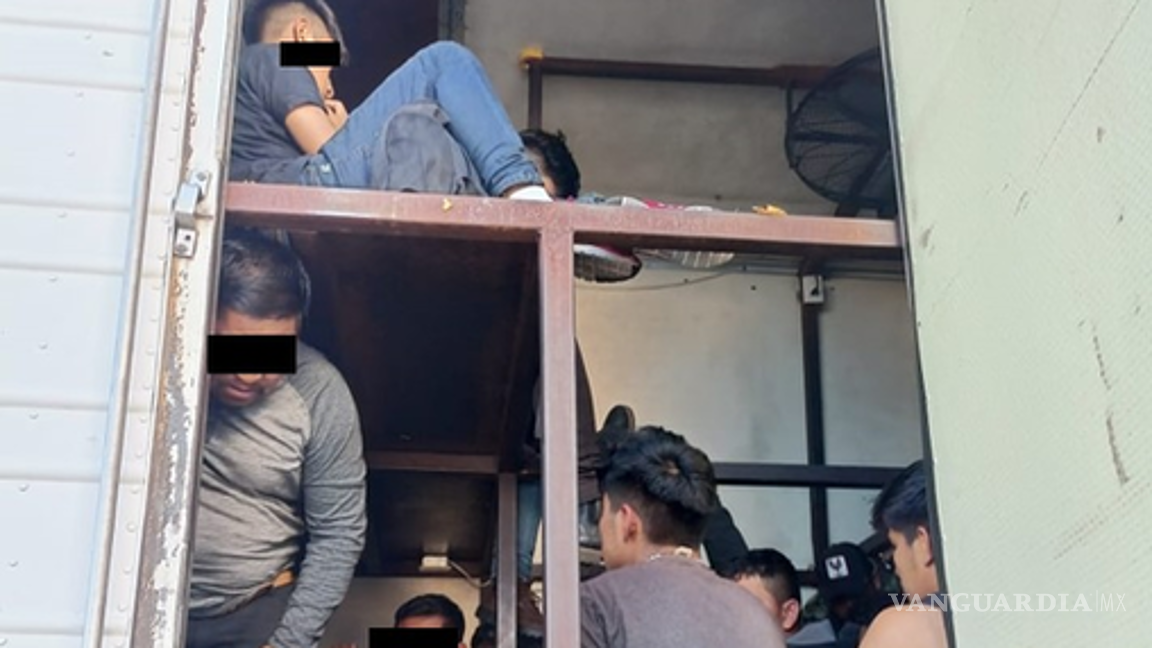 $!Encuentran 257 migrantes dentro de un tractocamión, en Chihuahua