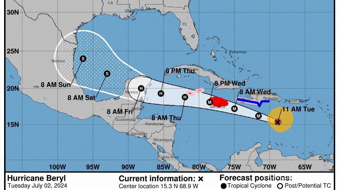 $!Imagen cedida por el NHC estadounidense este martes donde se muestra el pronóstico de cinco días del paso del huracán Beryl en el Caribe.